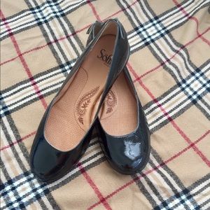 Brand new without tags! Black flats